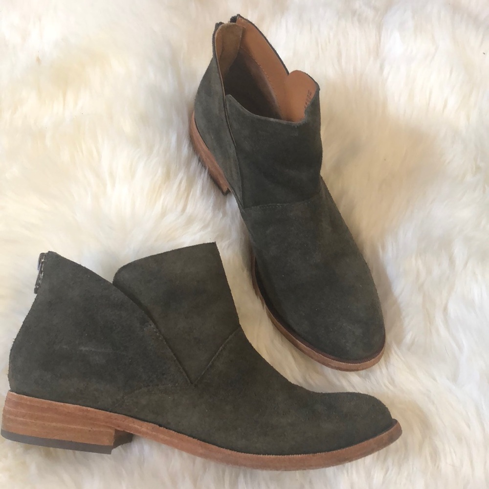 Gorgeous Olive Green Suede Kork-Ease Booties